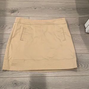 Vineyard vines khaki skirt
